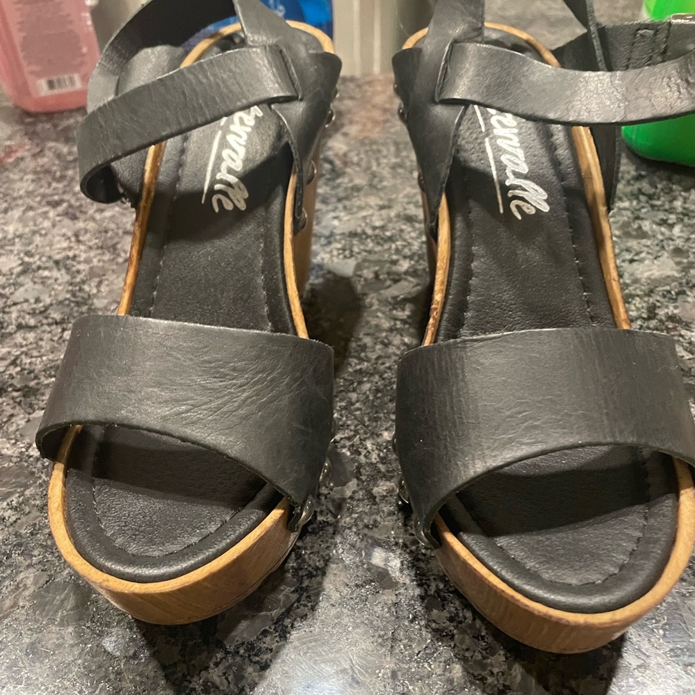 L’intervelle sandals brand new